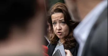 madrid-matute-recalca-esta-mano-monica-garcia-solucion