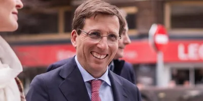 madrid-almeida-yuyu-colchonero-tocando-madera-adelanta