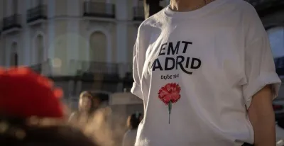emt-san-isidro-edicion-especial-camisetas-tote-bags-clavel