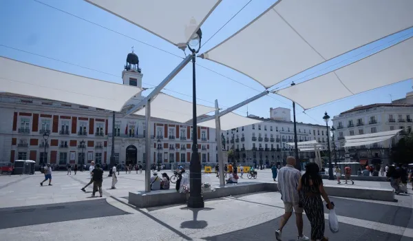 ayuntamiento-comienza-martes-montaje-toldos-sol-esten