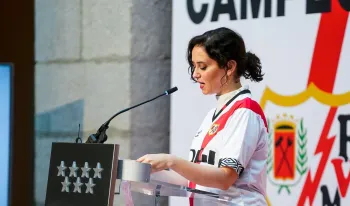 ayuso-rayo-llevado-tan-lejos-vallecas-estamos-orgullosos