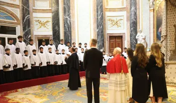 papa-reyes-sorprenden-papa-ave-maria-interpretado