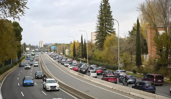 arranca-operacion-salida-trafico-lento-primeras-congestiones