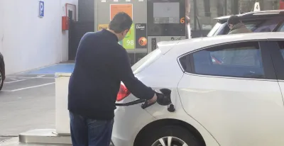 carburantes-encadenan-nueve-semanas-alzas-tocan-maximos-marzo