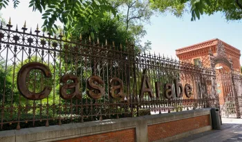 alumnos-casa-arabe-piden-reunion-almeida-explorar-soluciones