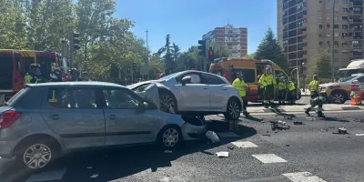 conductora-55-anos-queda-grave-choque-frontal-pilar