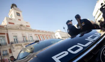 policia-nacional-detiene-personas-sol-agredir-agentes-saltar