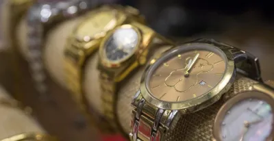 ayuntamiento-subasta-5-600-objetos-perdidos-joyas-relojes