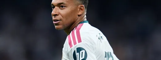 el-madrid-conquista-el-camp-nou-con-un-doblete-de-mbappe
