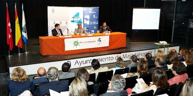 Las Rozas fomenta la cultura tecnológica en la I Smart Week