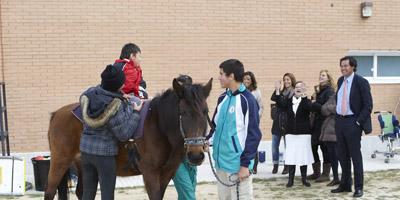 Hípica como terapia para alumnos con discapacidad del colegio Monte Abantos de Las Rozas