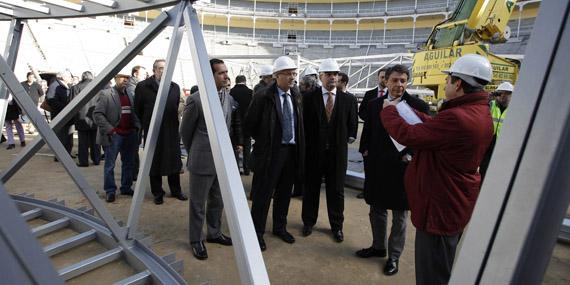 Ignacio González presenta el proyecto de cubierta para Las Ventas