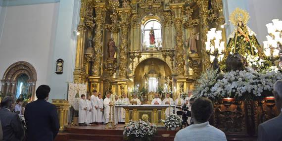 Cientos de vecinos de Alcorcón asistieron a la Procesión de Nuestra Señora de los Remedios