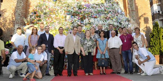 Casi 2.000 ramos entregados a la Virgen de Nuestra Señora de los Santos de Móstoles