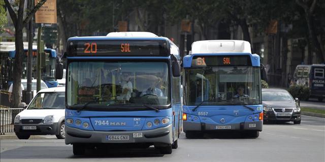 Los autobuses de la capital modifican sus horarios por Navidad 