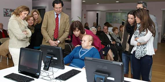 Fernández Rubio visita el nuevo Centro de Día Terapéutico de Las Rozas