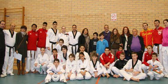 Éxito del clínic de taekwondo celebrado en Sevilla la Nueva