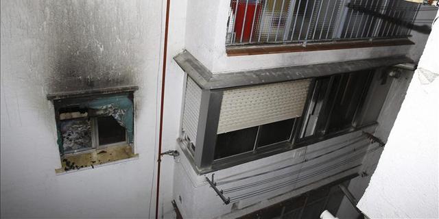 Cuatro intoxicados en el incendio de una vivienda en Alcorcón