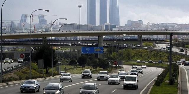 Aumenta el tráfico por carretera, Metro y Cercanías 