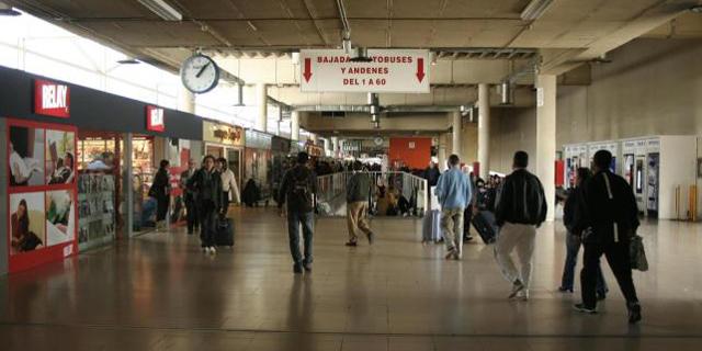 Cazado en la estación Sur de autobuses con 800 gramos de heroína en un doble fondo