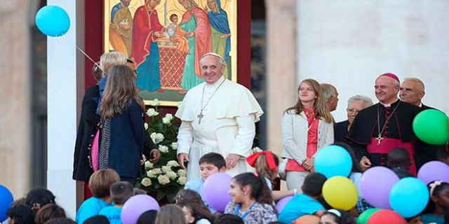 Francisco con las familias numerosas