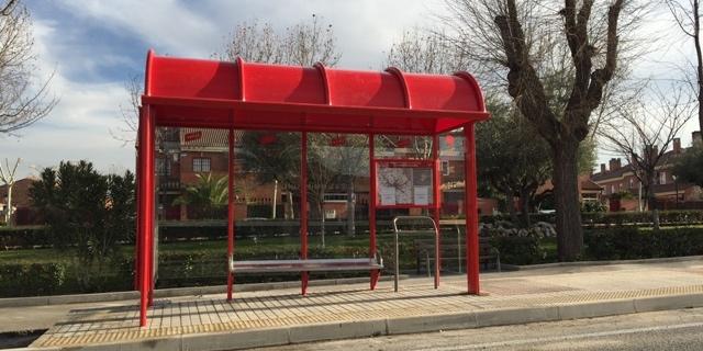 Sevilla la Nueva estrena parada de autobús