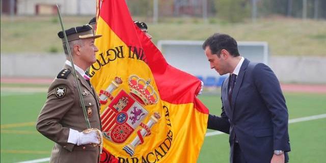 Aguado jura bandera en Paracuellos junto a más de 300 personas