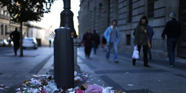 Carmena lamenta la “desidia enorme” de los madrileños en materia de limpieza