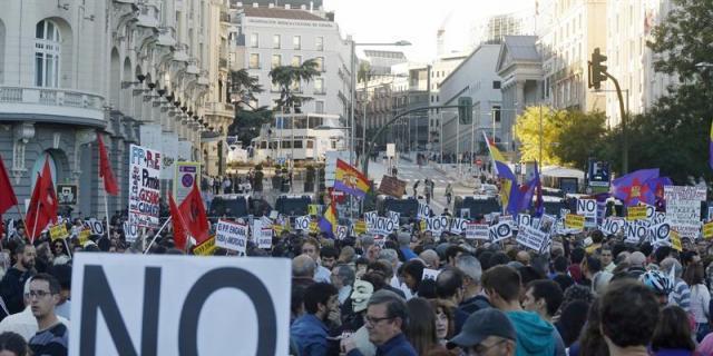 "Rodean al Congreso" porque consideran ilegítima la investidura de Rajoy