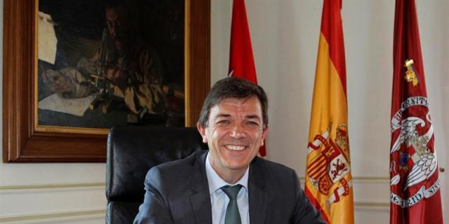 El rector de la Complutense pide más autonomía universitaria y flexibilizar la carrera docente