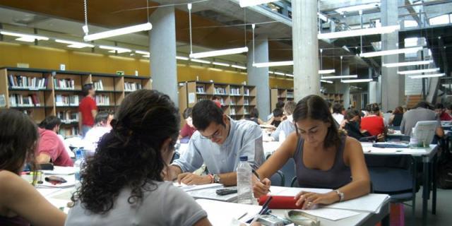 ¿Sabes qué grado y qué universidad están mejor valorados en España?