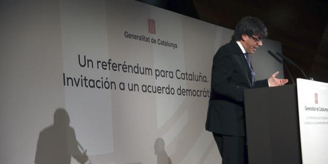 Puigdemont dice a Carmena que de alcalde hizo una gran promoción de Madrid