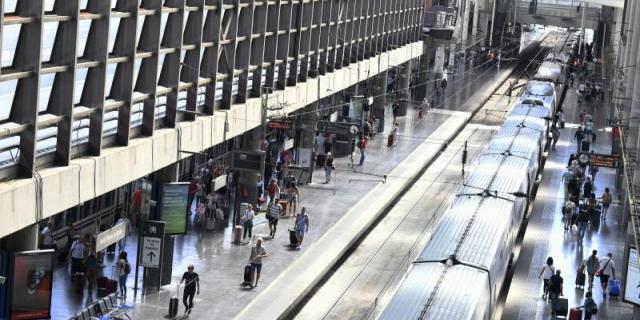 El sindicato CGT mantiene los paros parciales en Adif y Renfe en la víspera del puente