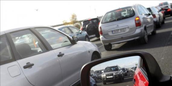 Un accidente leve provoca 130 kilómetros de atasco en las vías del norte de Madrid