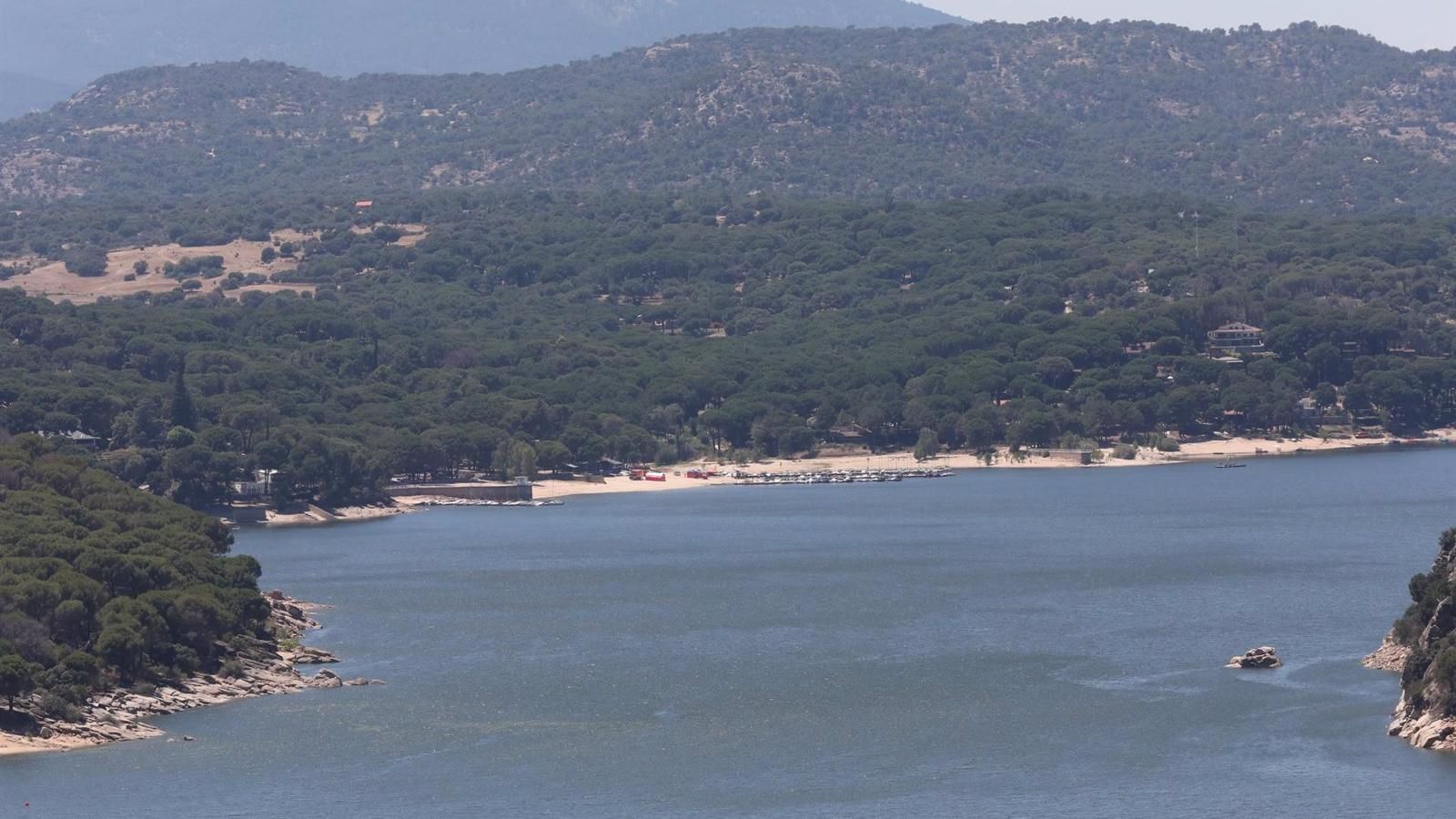 La alcaldesa de San Martín de Valdeiglesias denuncia conductas incívicas en el pantano de San Juan desde hace semanas