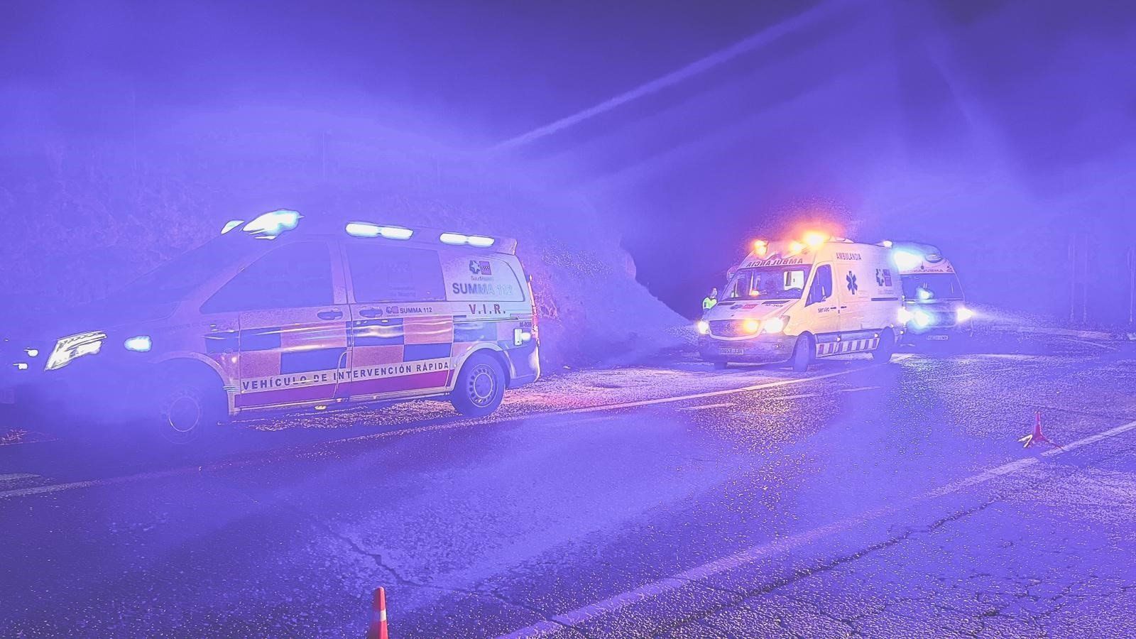 Un fallecido y tres heridos al colisionar un vehículo con un talud en Estremera