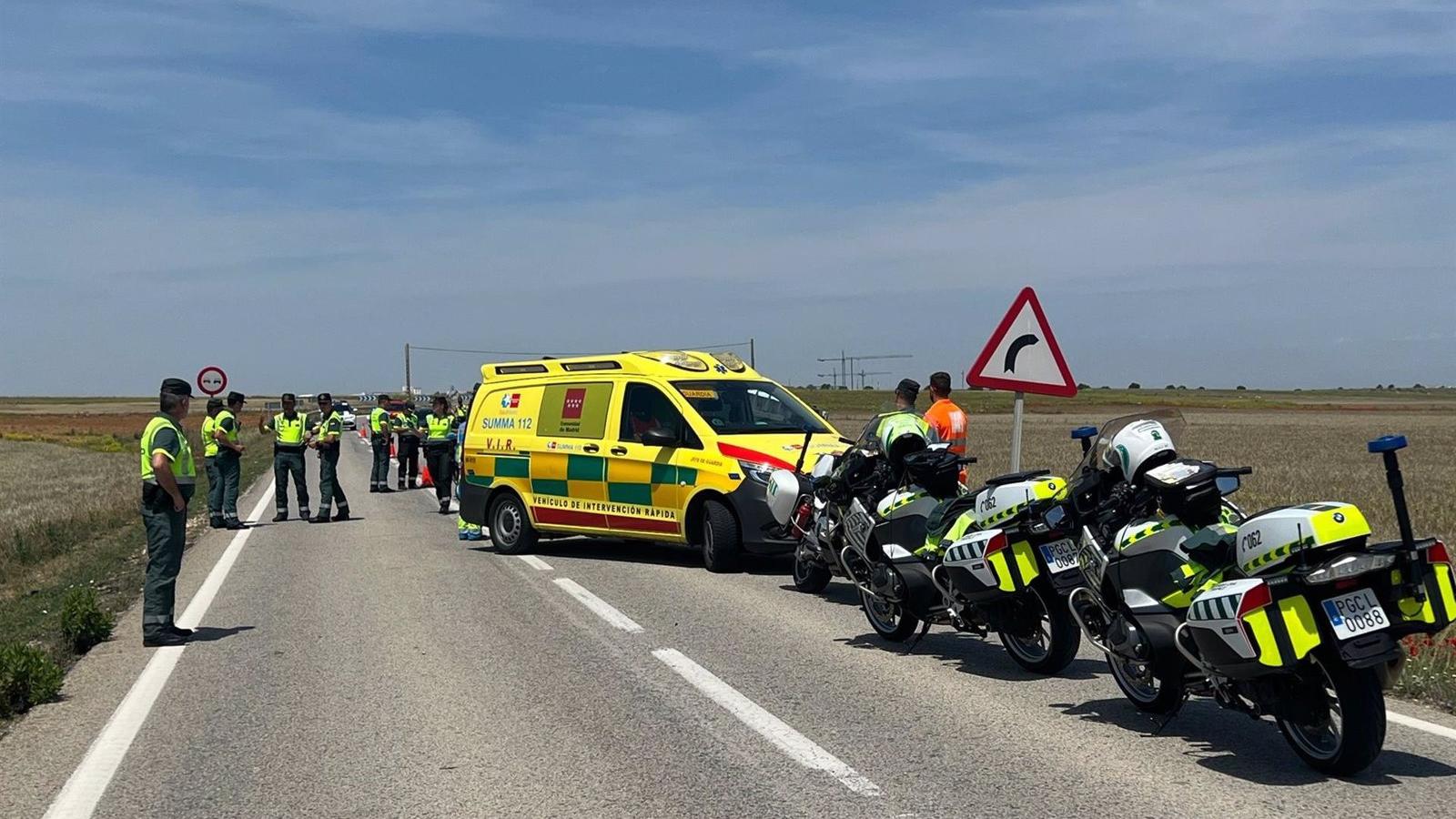 Muere un camionero de 49 años al salirse de la vía y volcar un camión de recogida de residuos en Campo Real