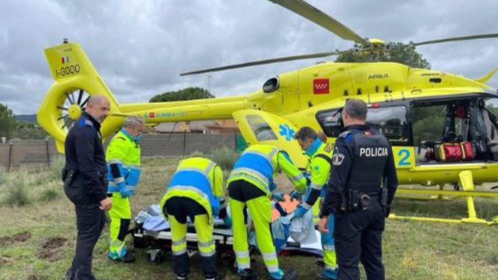  Herido grave un hombre de 70 años tras caerse del techo de su casa en Navas del Rey