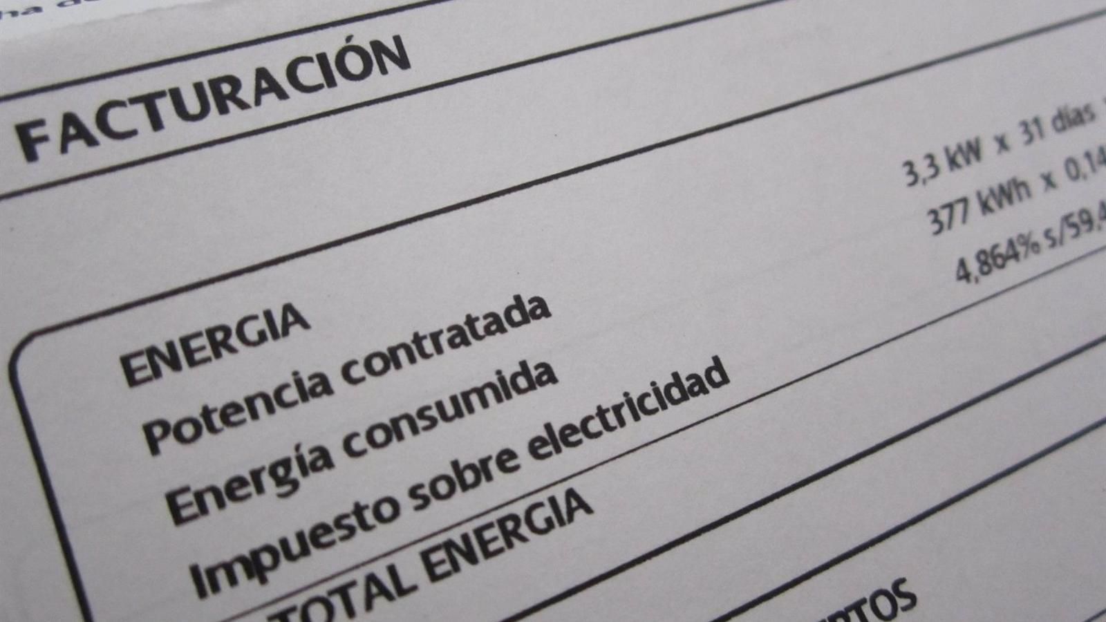 La luz cierra marzo a un precio medio de 20 euros/MWh, la mitad que en febrero 