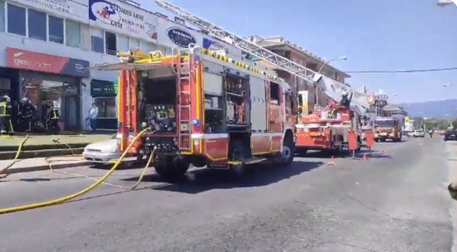 Seis personas intoxicadas en un incendio en Collado Villalba