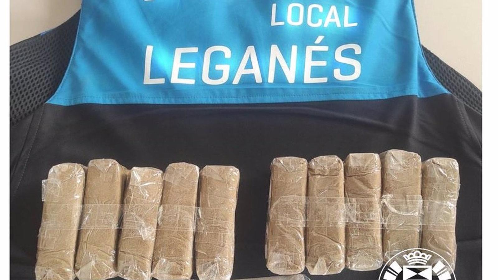 La Policía Local de Leganés encuentra más de un kilo de hachís en un coche