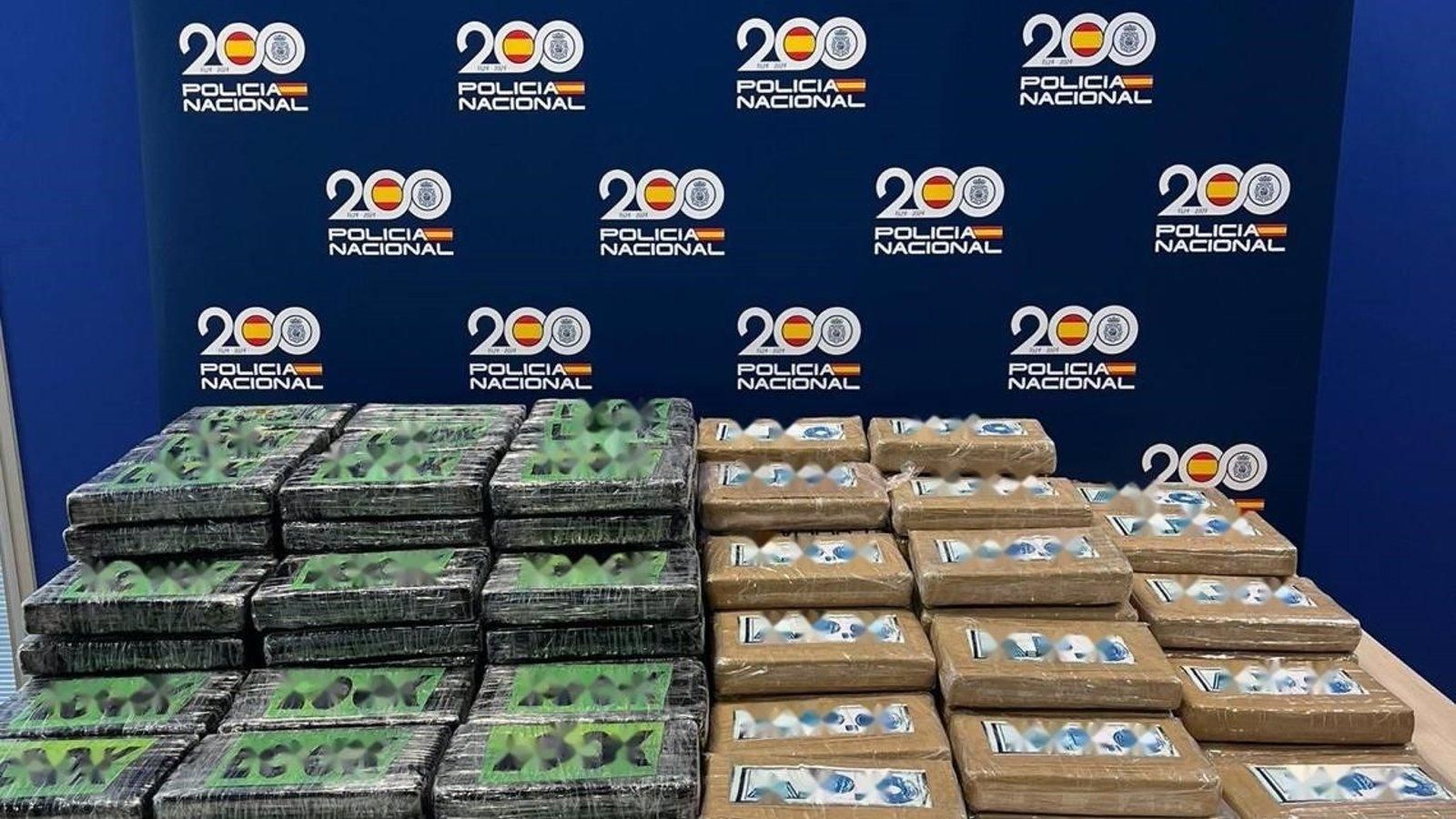 Hallan una furgoneta que ocultaba 160 kilos de cocaína en un polígono industrial de Fuencarral