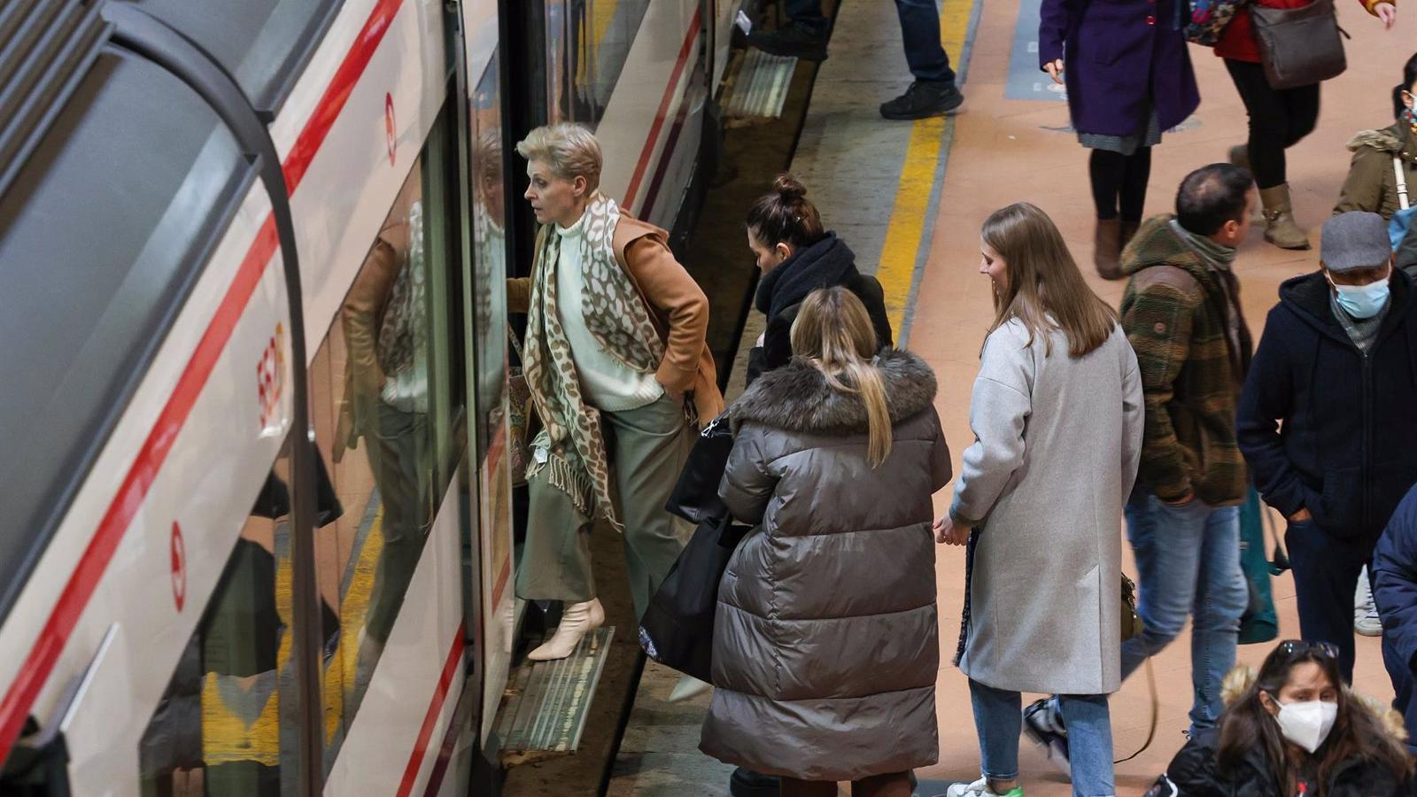 Interrumpido el servicio de los trenes Civis de Cercanías entre Chamartín y Guadalajara hasta el  miércoles