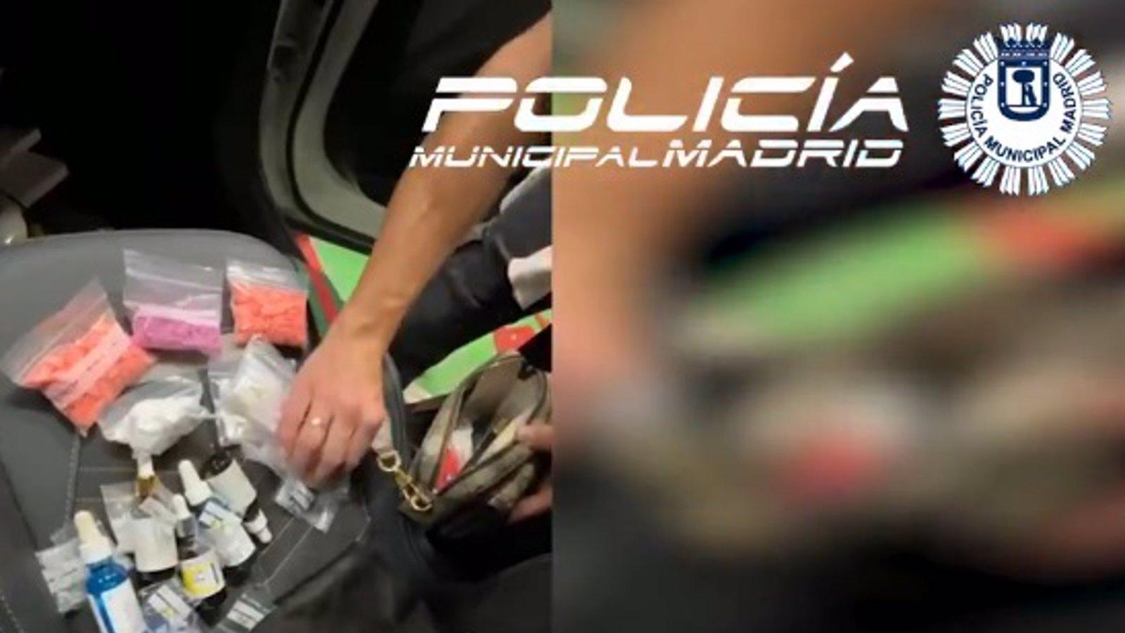 Capturan en Chueca a dos individuos con más de 400 pastillas de éxtasis y otras sustancias en su vehículo