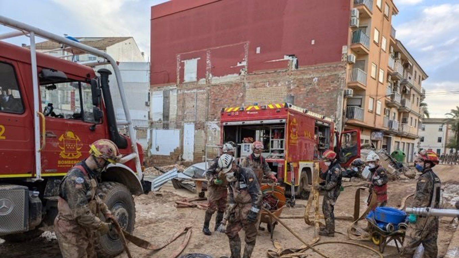 La Comunidad de Madrid envía vehículos y equipos de emergencia a Valencia