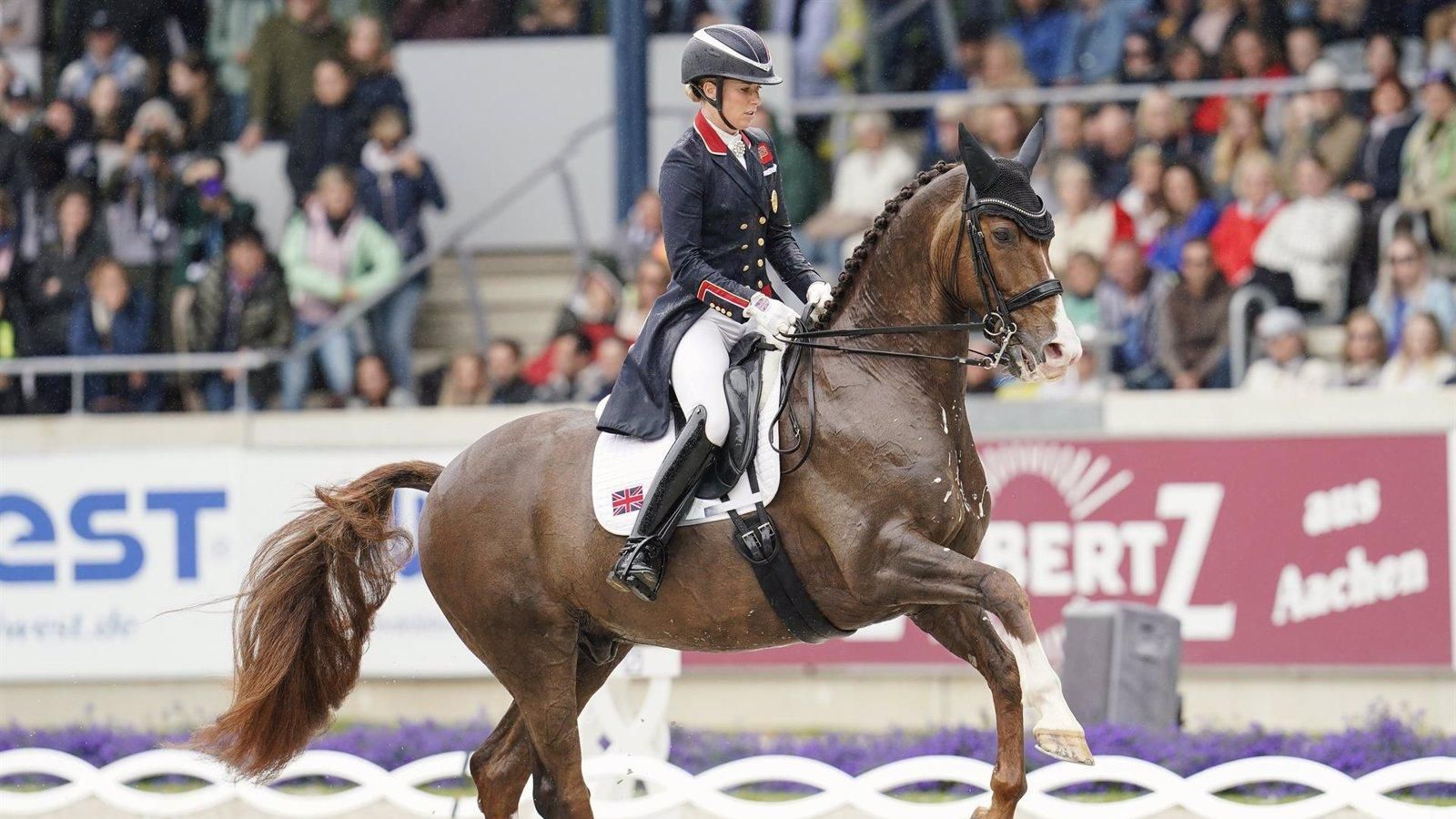 Charlotte Dujardin, tres veces campeona olímpica, suspendida un año por maltrato equino