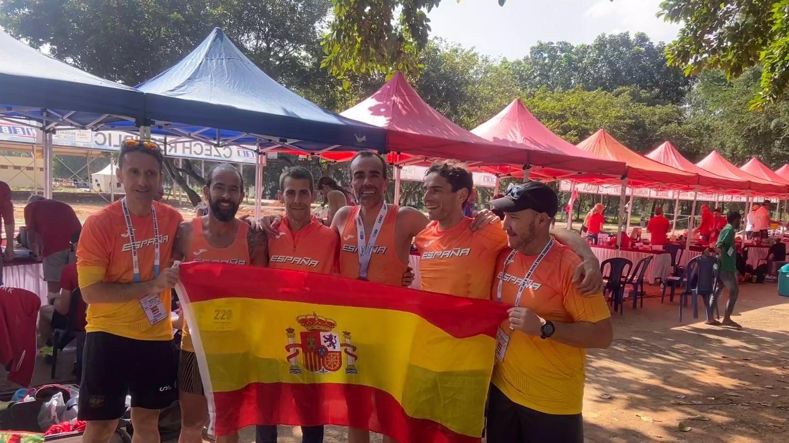 Antonio Jesús Aguilar y el conjunto español masculino obtienen dos platas en el Mundial de 100 km