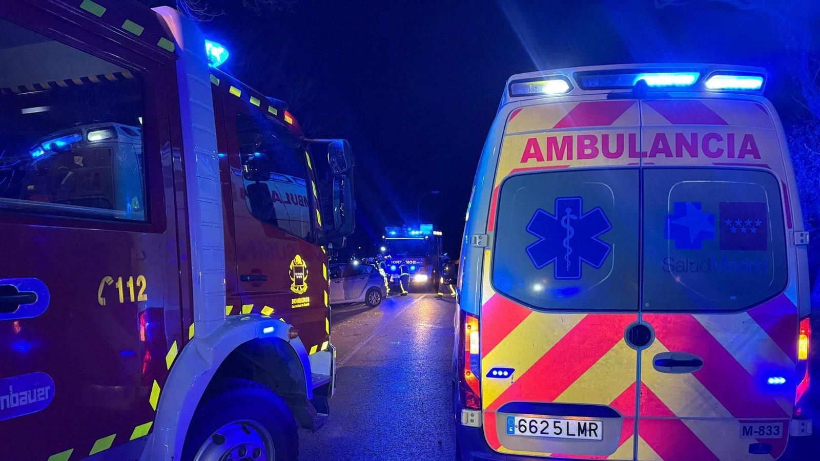 Accidente en Collado Villalba deja siete heridos, tres de gravedad, al salirse un coche de la carretera