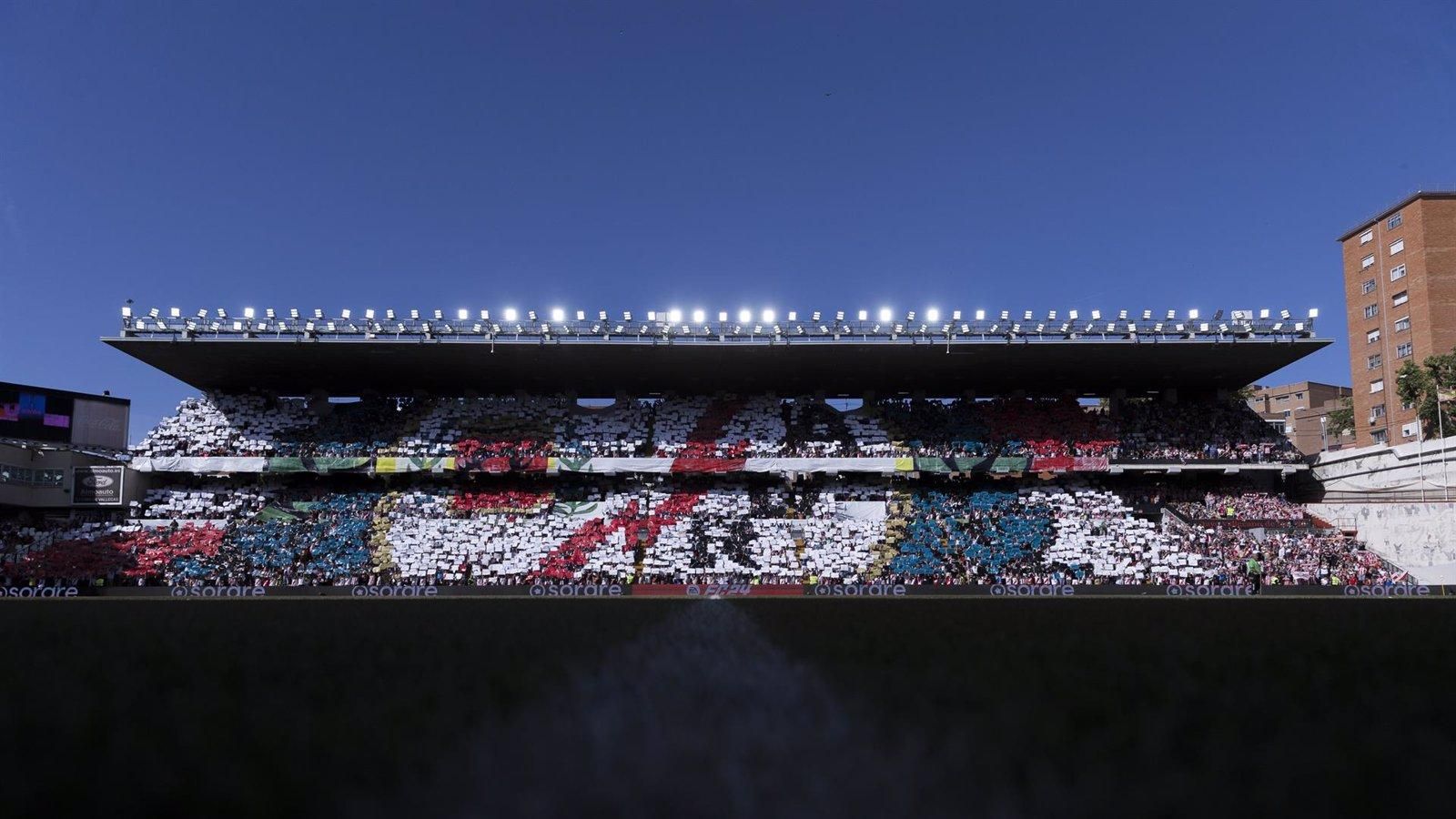 La primera fase de las obras de mejora del estadio de Vallecas contará con dos millones de euros de la Comunidad