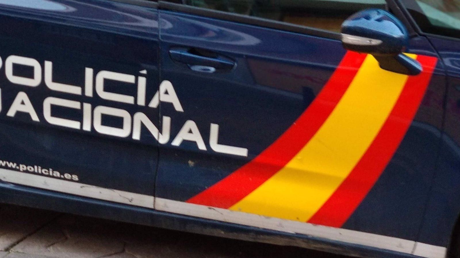 La policía arresta a un individuo por atracar con arma de fuego una farmacia en Carabanchel